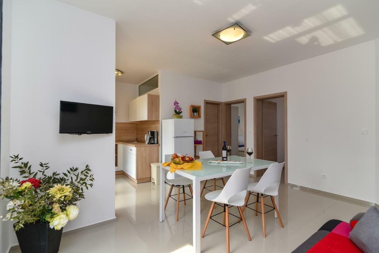 Denis Apartment Vir Exterior foto
