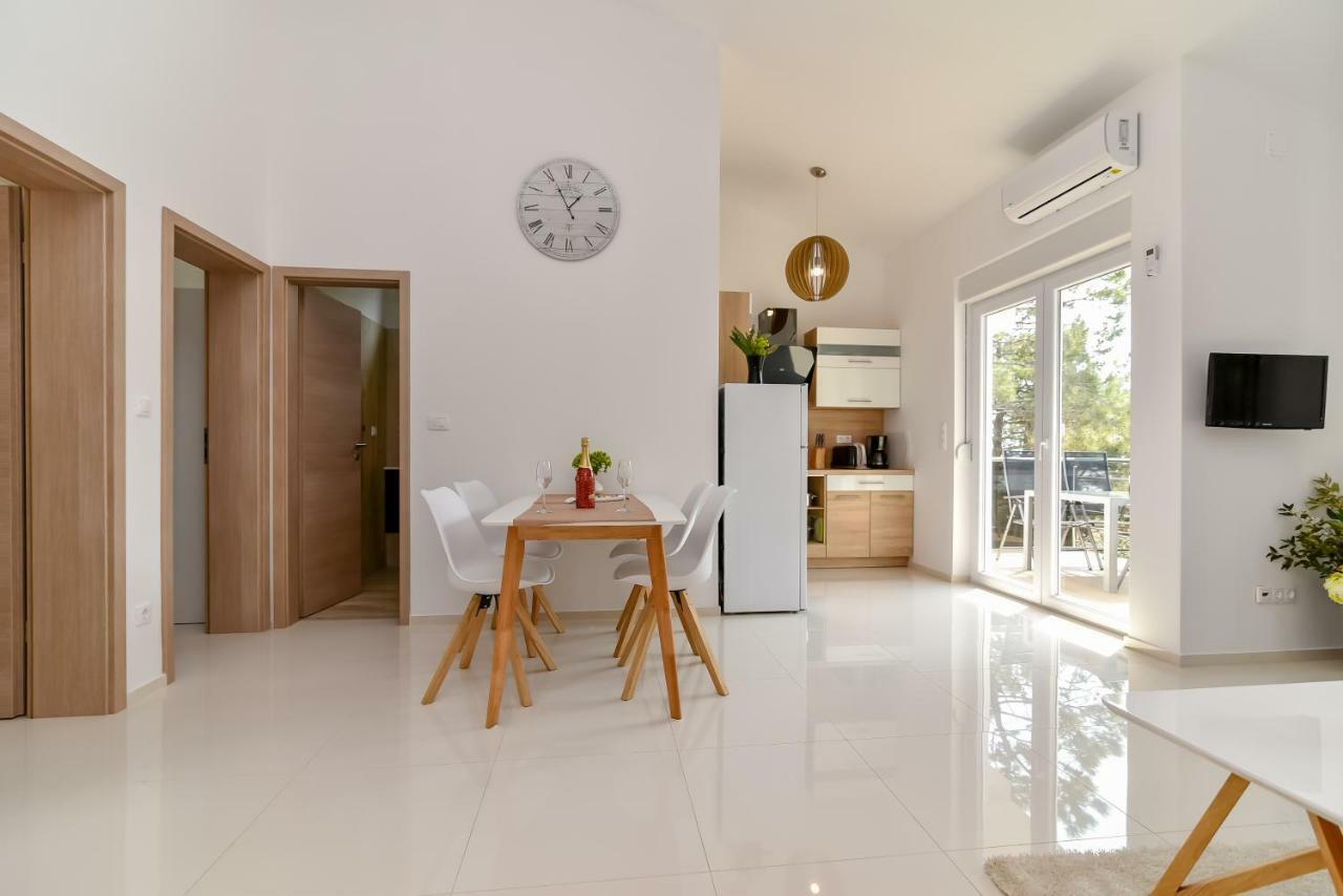 Denis Apartment Vir Exterior foto