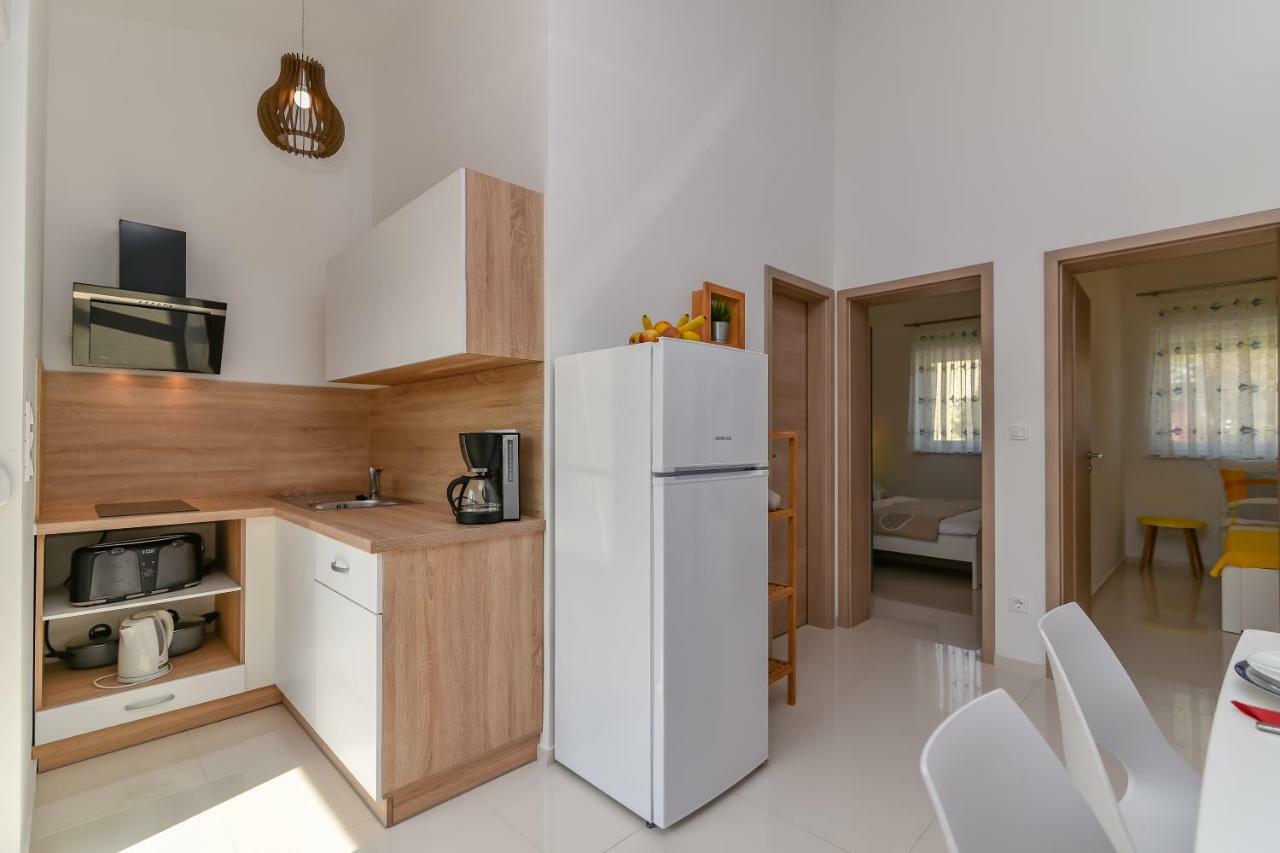 Denis Apartment Vir Exterior foto