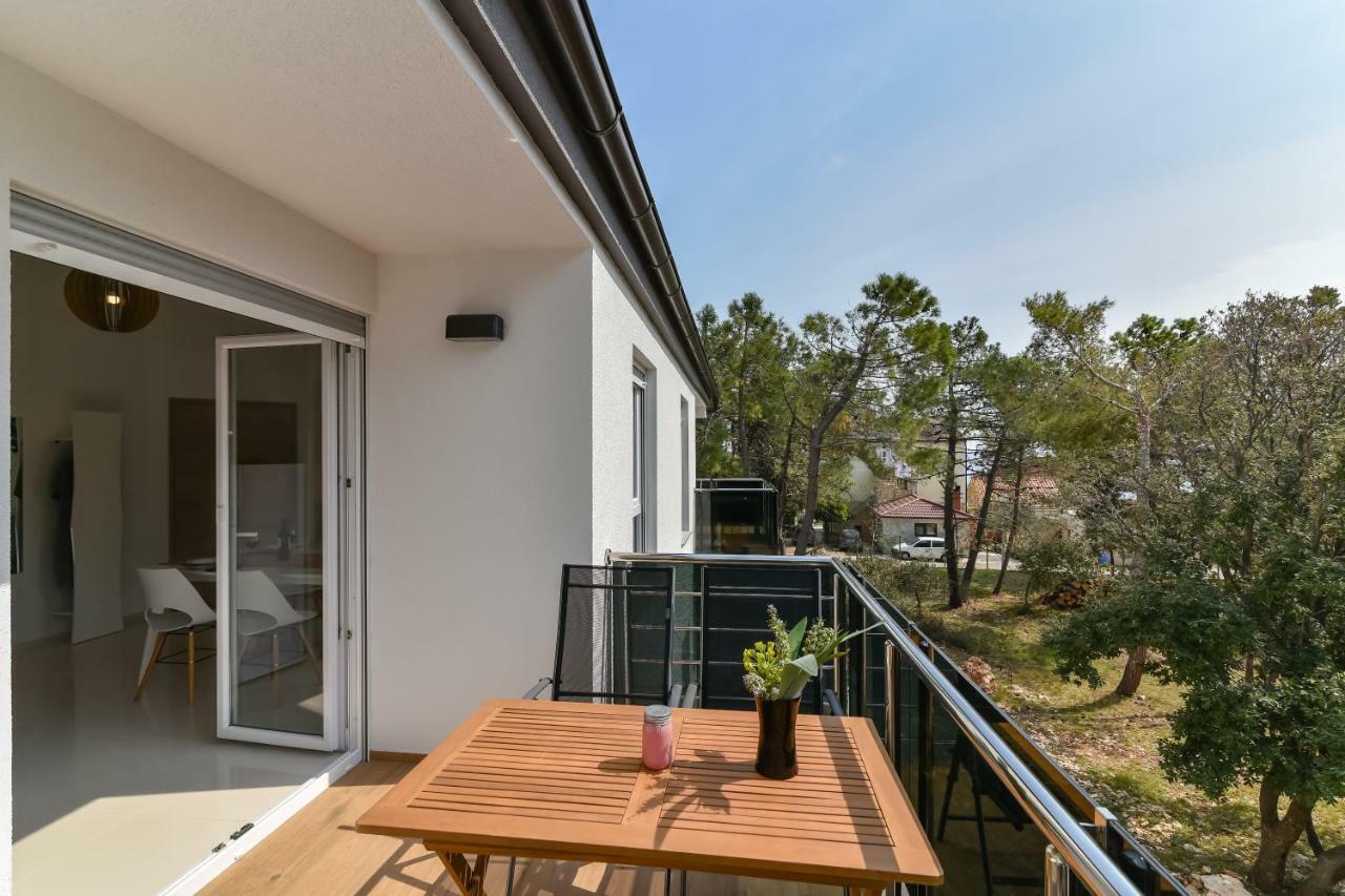 Denis Apartment Vir Exterior foto